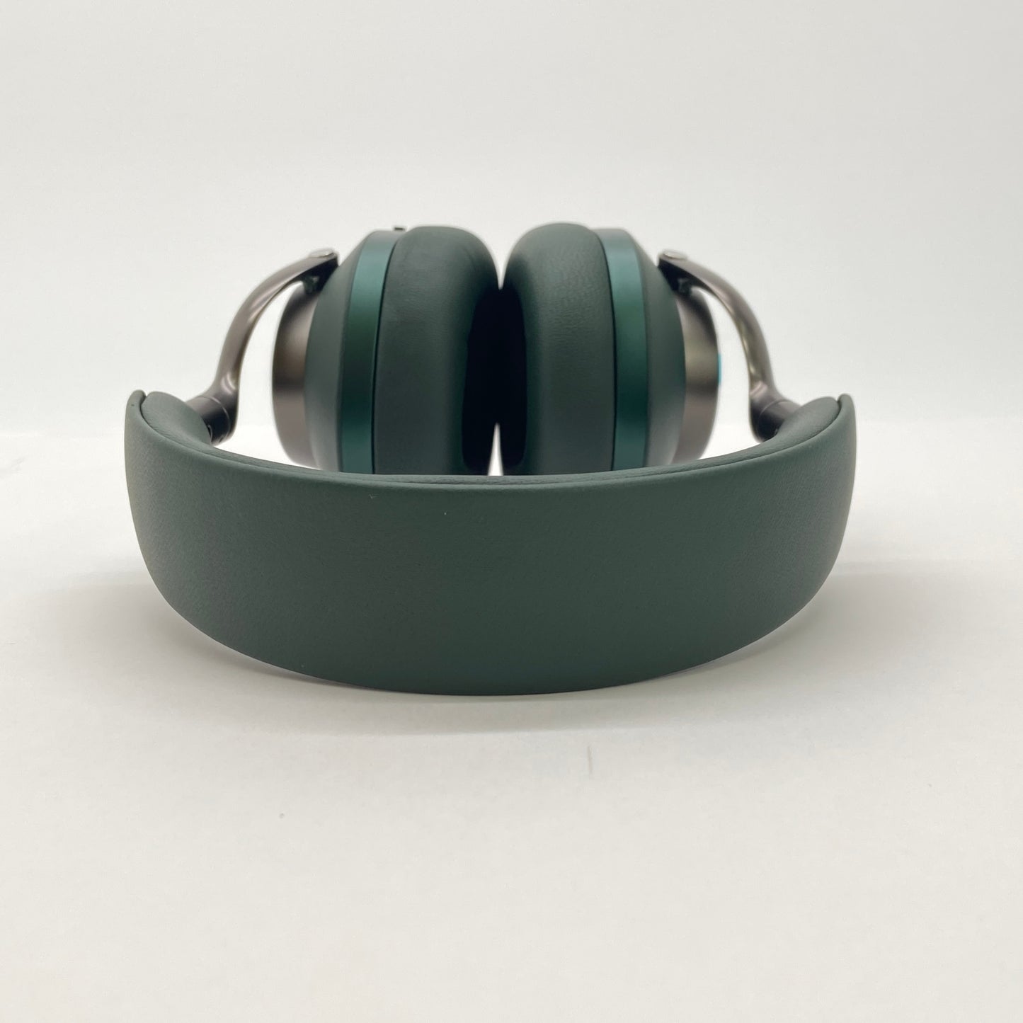 美品 Bowers & Wilkins Px8 ダークフォレスト ワイヤレスヘッドホン【C7167-80】