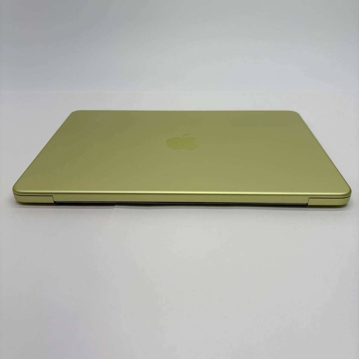 美品 Apple MacBook NEO MHFE4J/A 13インチ 8GB 512GB シトラス バッテリー最大容量100%【C9269-80】