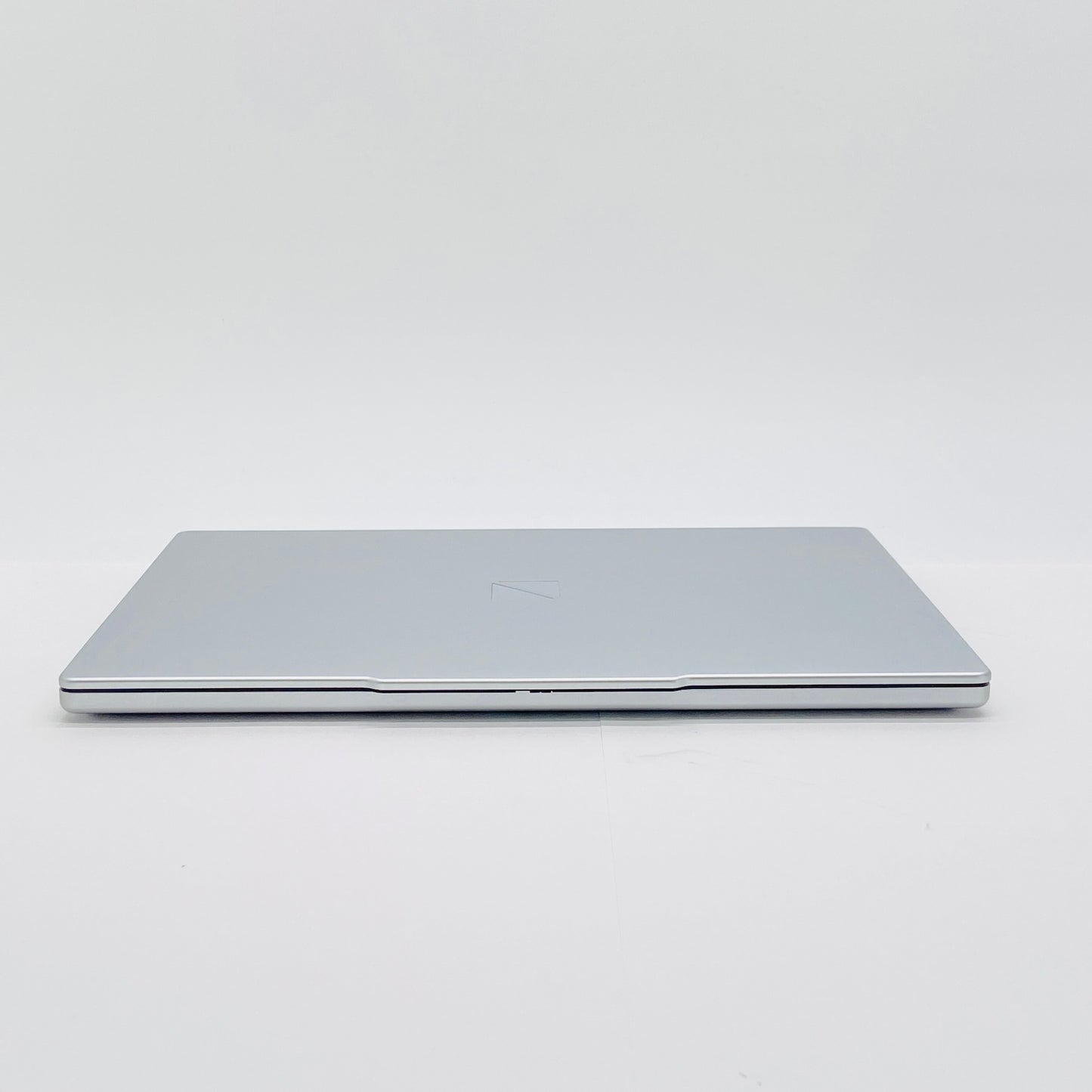 美品 NEC Lavie N13 Slim PC-N1355JAS AMD Ryzen 5 7535HS 16GB SSD 256GB ライトシルバー バッテリー最大容量100% 【C7894-100】