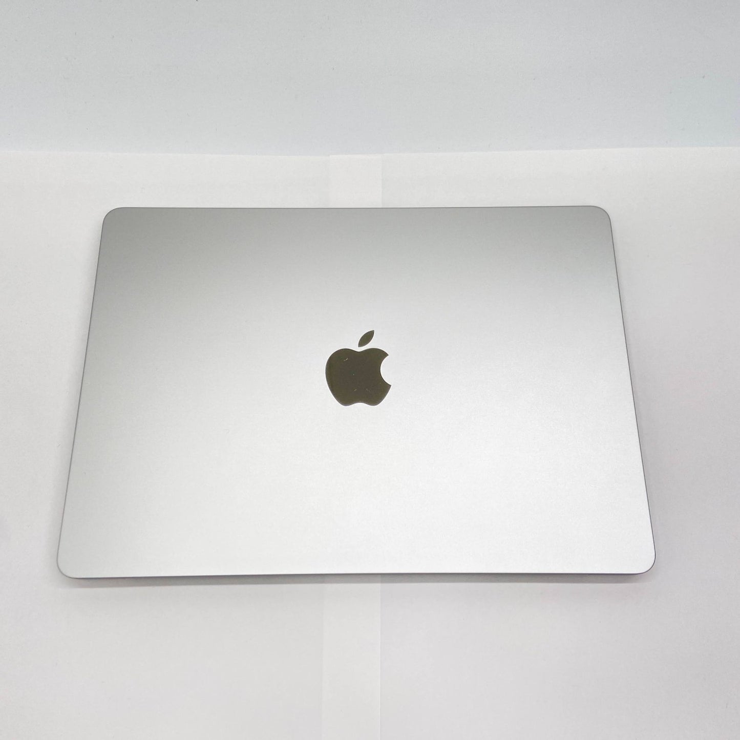 美品 MacBook Air 13インチ (Early 2025) Apple M4 10コア/16GB/SSD 256GB シルバー MW0W3J/A 【C6233−80】