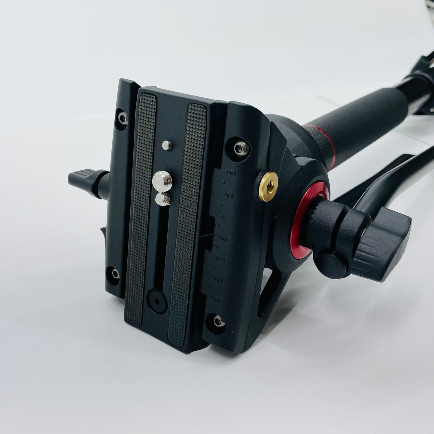 美品 NEEWER プロカメラ一脚 フィート付き 179cm GM76 伸縮自在アルミニウム一脚【C4370-120】