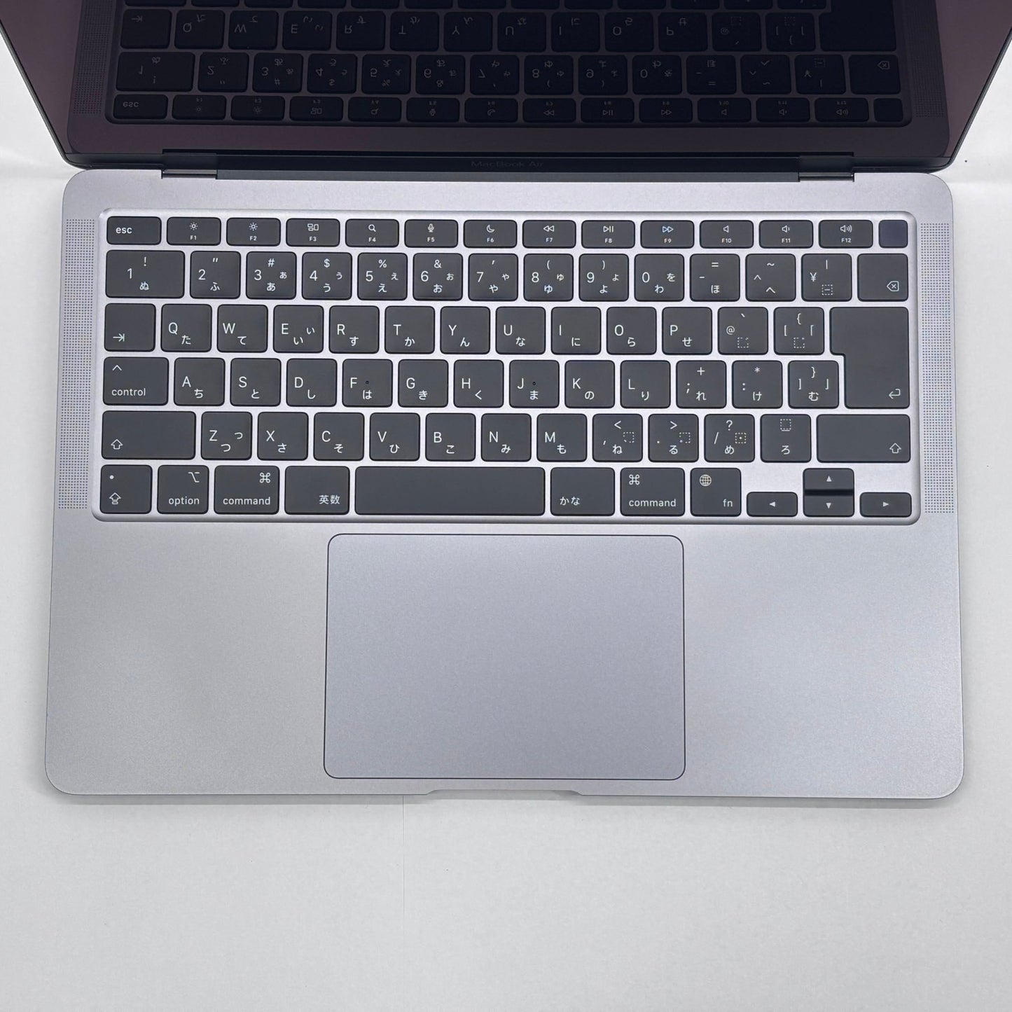 美品 MacBook Air 13インチ M1 2020 8コアCPU 7コアGPU 8GB 256GB MGN63J/A スペースグレイ バッテリー最大容量97%【C8222-80】