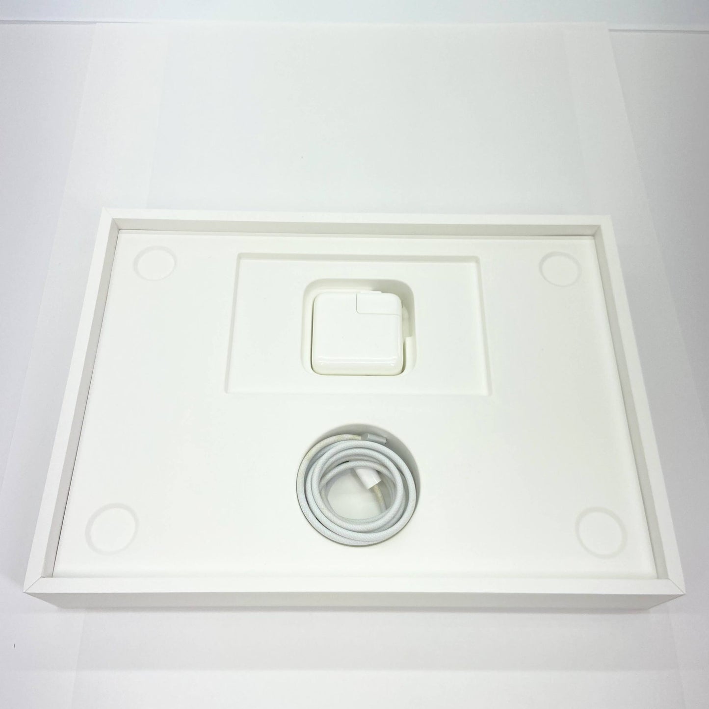 MacBook Air M2 2022 8コアCPU/8コアGPU 8GB 256GB MLXY3J/A シルバー バッテリー最大容量87%【C5671-80】