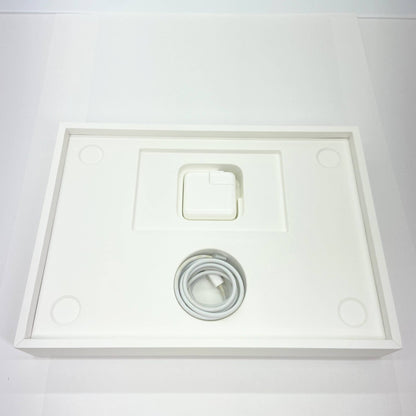 MacBook Air M2 2022 8コアCPU/8コアGPU 8GB 256GB MLXY3J/A シルバー バッテリー最大容量87%【C5671-80】