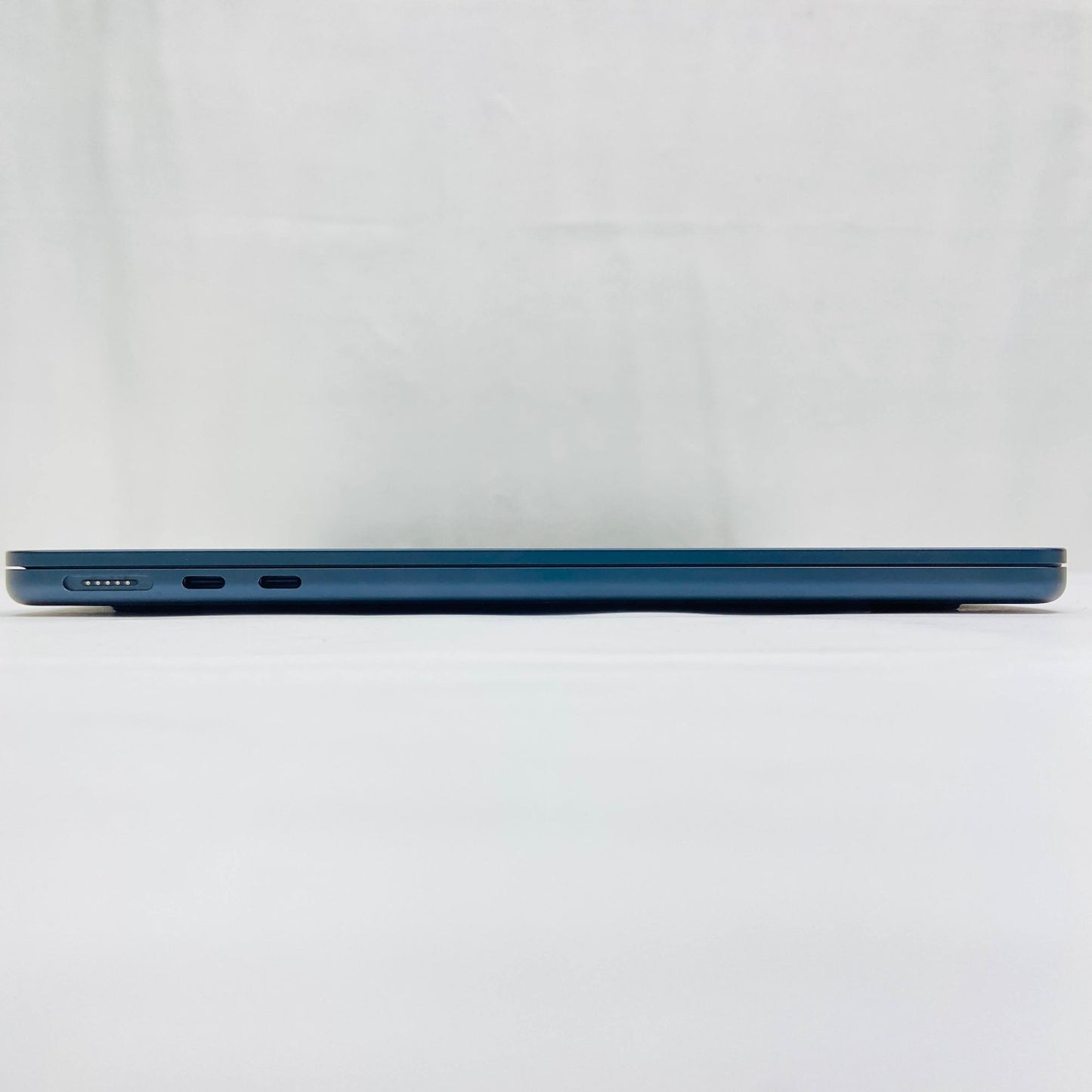 バッテリー最大容量100% Apple MacBook Air M2 2022 MLY33J/A 8GB SSD 256GB 付属品完備 C3869	80サイズ発送