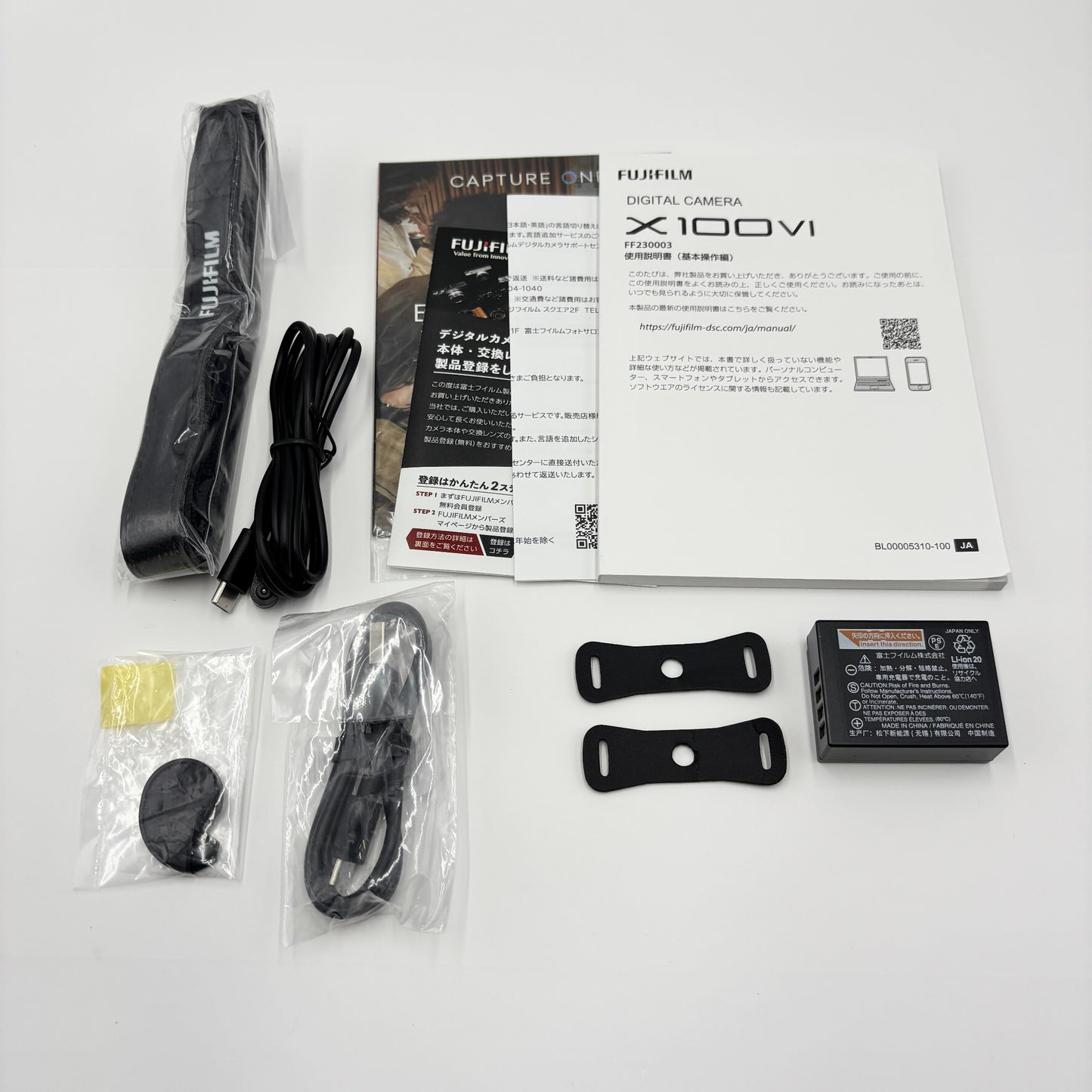 FUJIFILM X100VI ブラック シャッター回数約2,300枚 付属品完備【C5772-80】