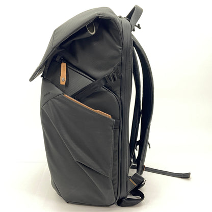 美品 OneGo 2 Backpack 25L カメラバッグ【C5715-140】