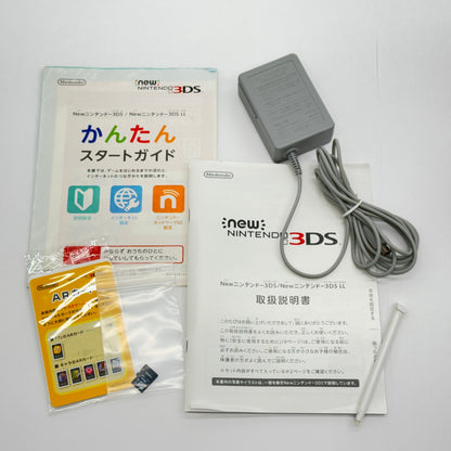 美品 New ニンテンドー 3DS LL本体 RED-001 パールホワイト 充電器・付属品完備【C7297-60】