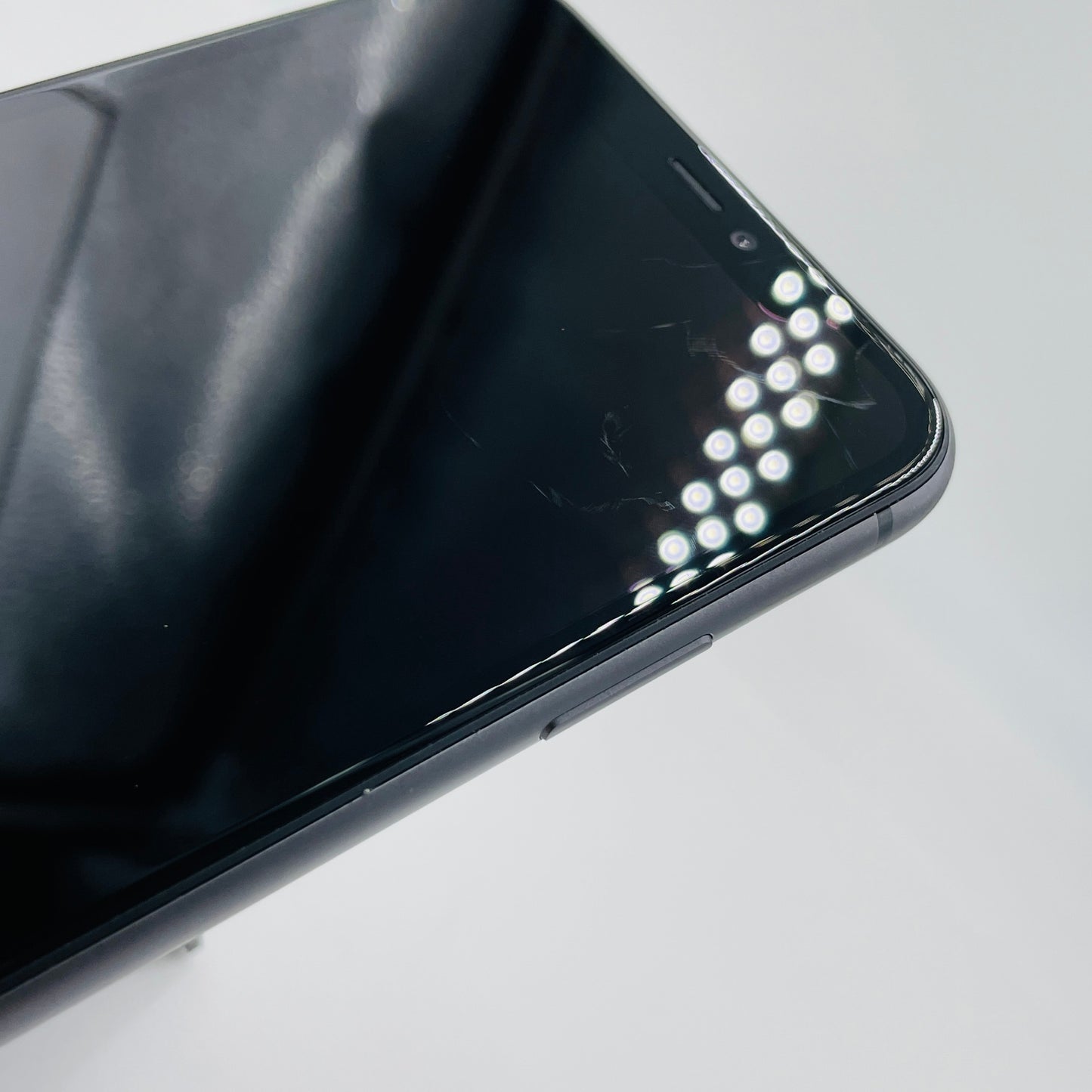 Apple iPhone 11 128GB SIMフリー MWM02J/A ブラック 【C4238-C】