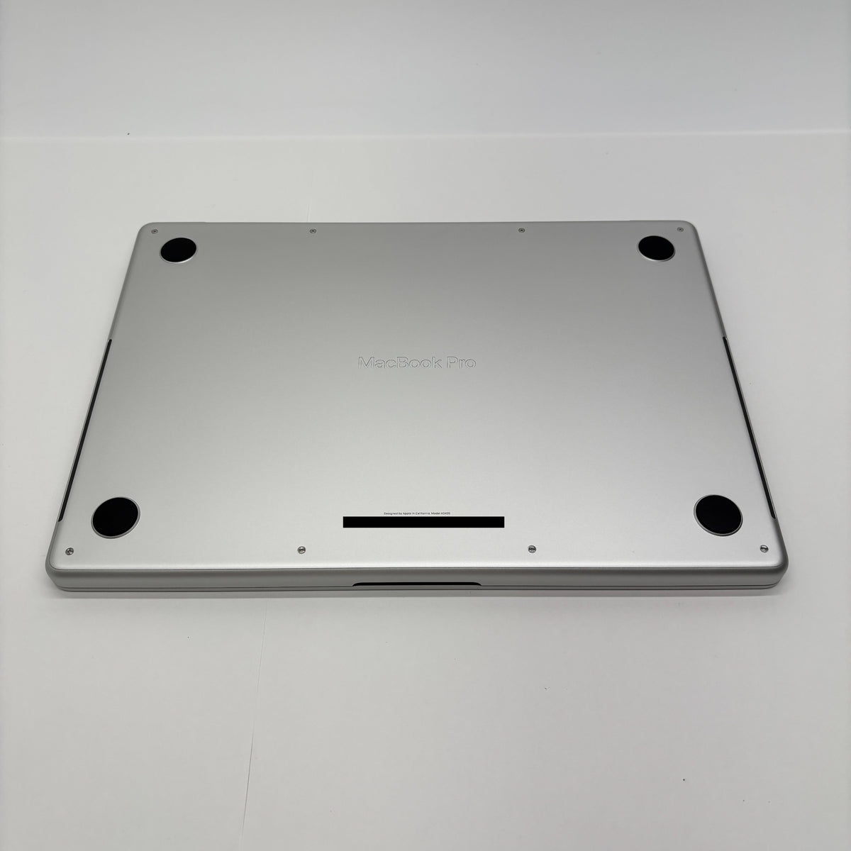 新品同様 美品 Apple MacBook Pro 14インチ M5 Pro 24GB SSD 1TB Liquid Retina XDR MGDN4J/A シルバー  バッテリー最大容量100%【C8836-80】