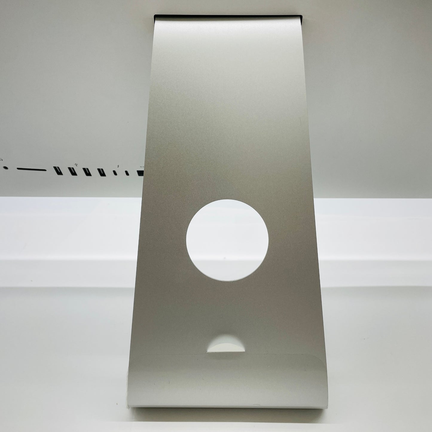 iMac Retina 4K 21.5インチ (Early 2019) Core i5 3.0GHz/8GB/FD 1TB MRT42J/A【C4318-140】