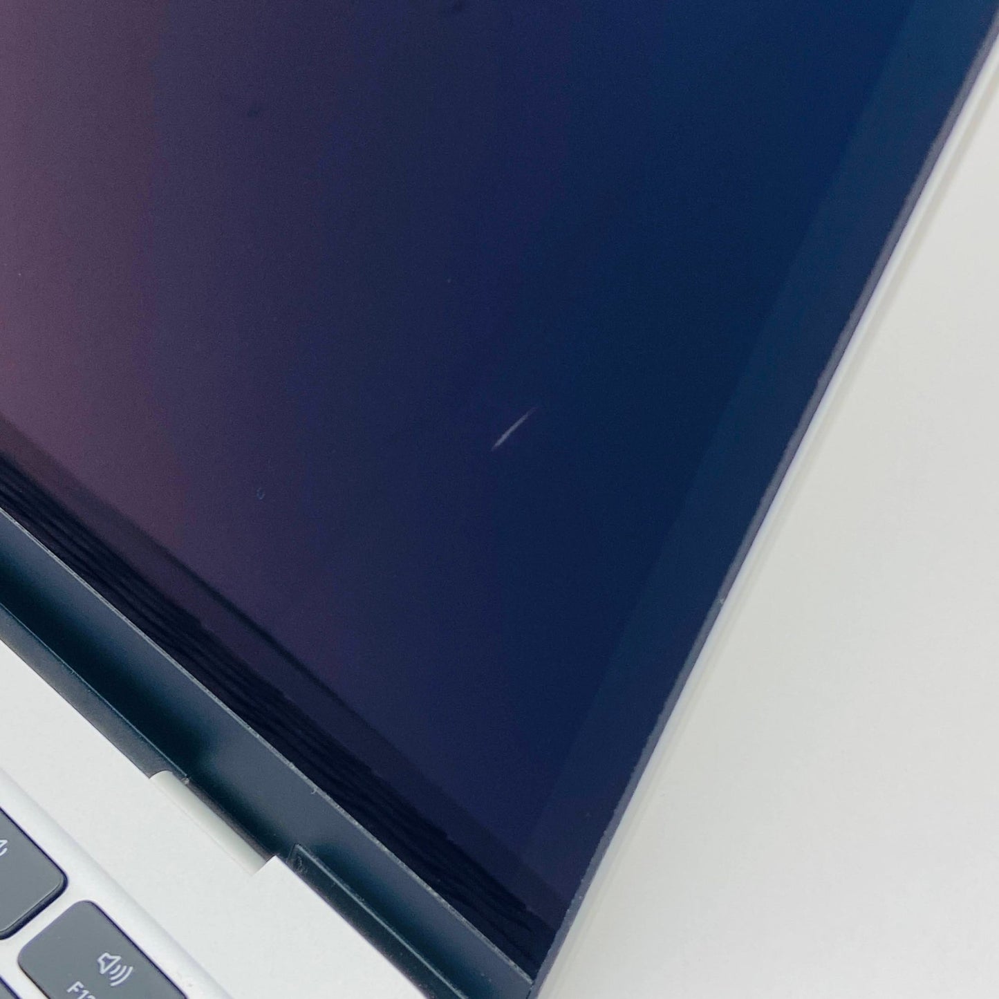 美品　Apple MacBook Air 2020 MGN93J/A Apple M1 8GB SSD256GB C3865 80サイズ発送