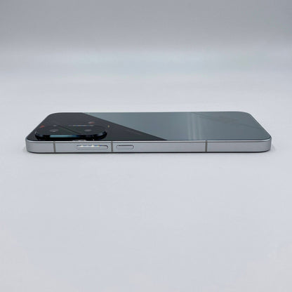 美品 Xiaomi POCO F7 シルバー 12GB RAM 256GB ROM 国内版 【C4733-60】