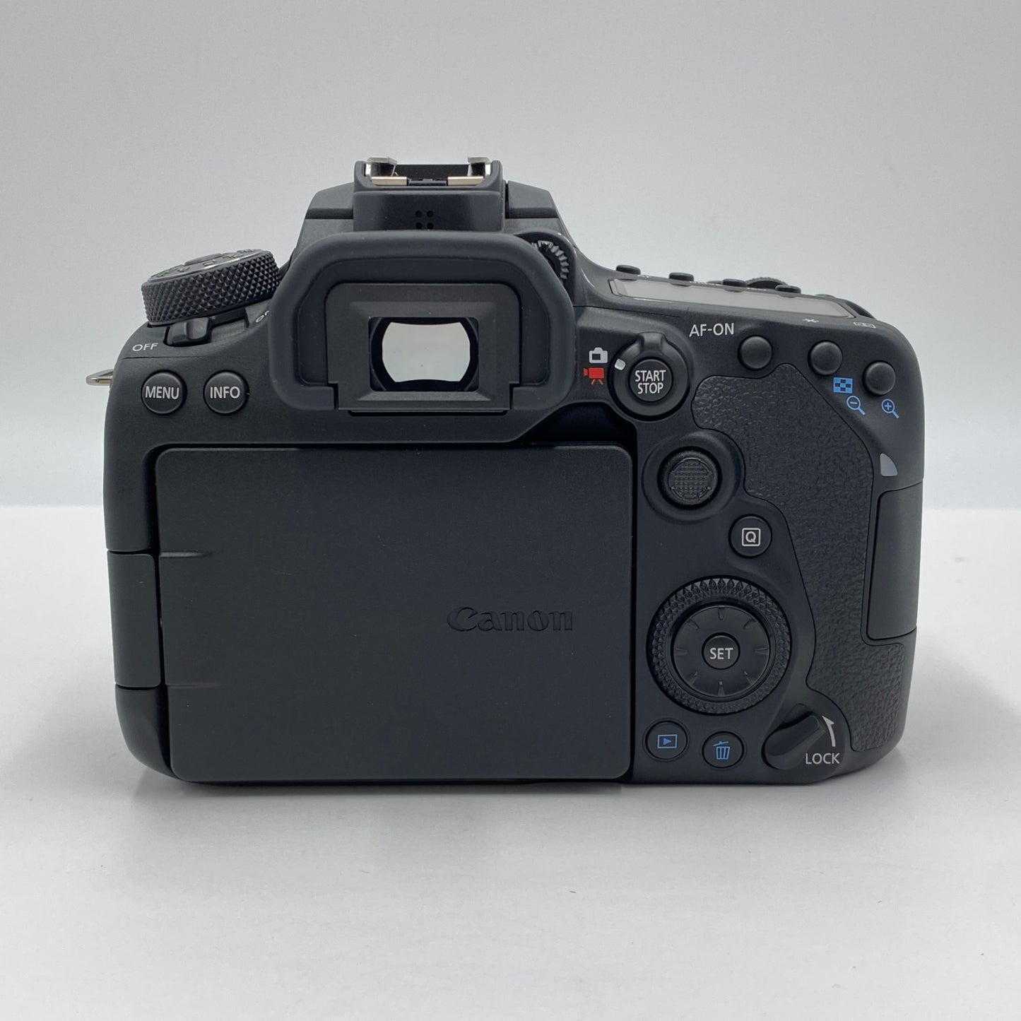 美品 キャノン Canon EOS 90D EF-S 18-135 IS USM レンズキット 【C4231-100】