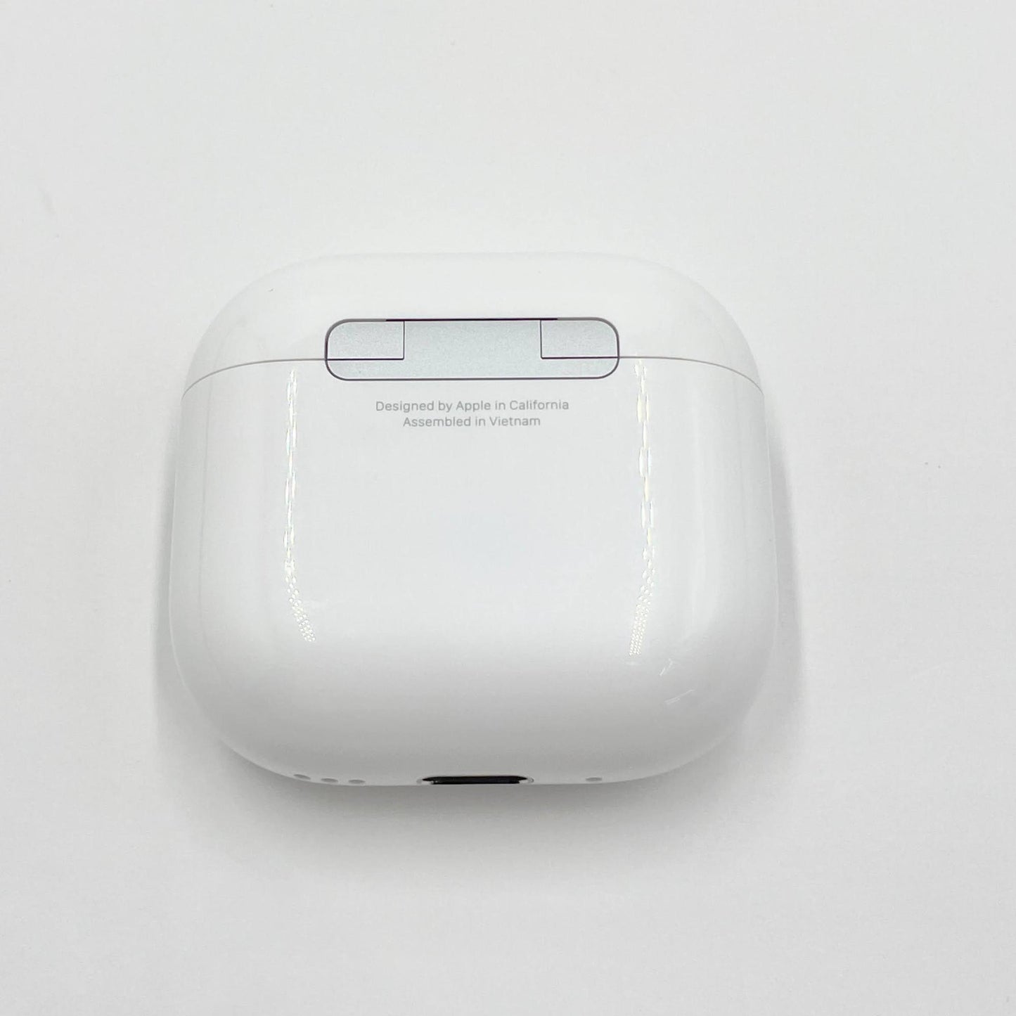 Airpods 第4世代 アクティブノイズキャンセリング搭載モデル MXP93J/A ホワイト　タイプCケーブル付属【C6782-N】