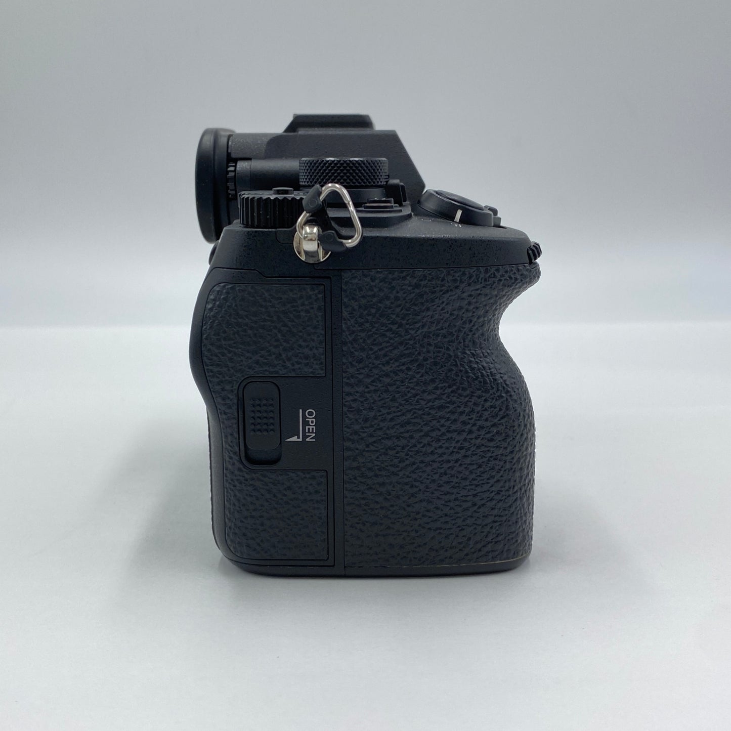 美品 ソニー SONY α7 IV ボディ ILCE-7M4【C4476】