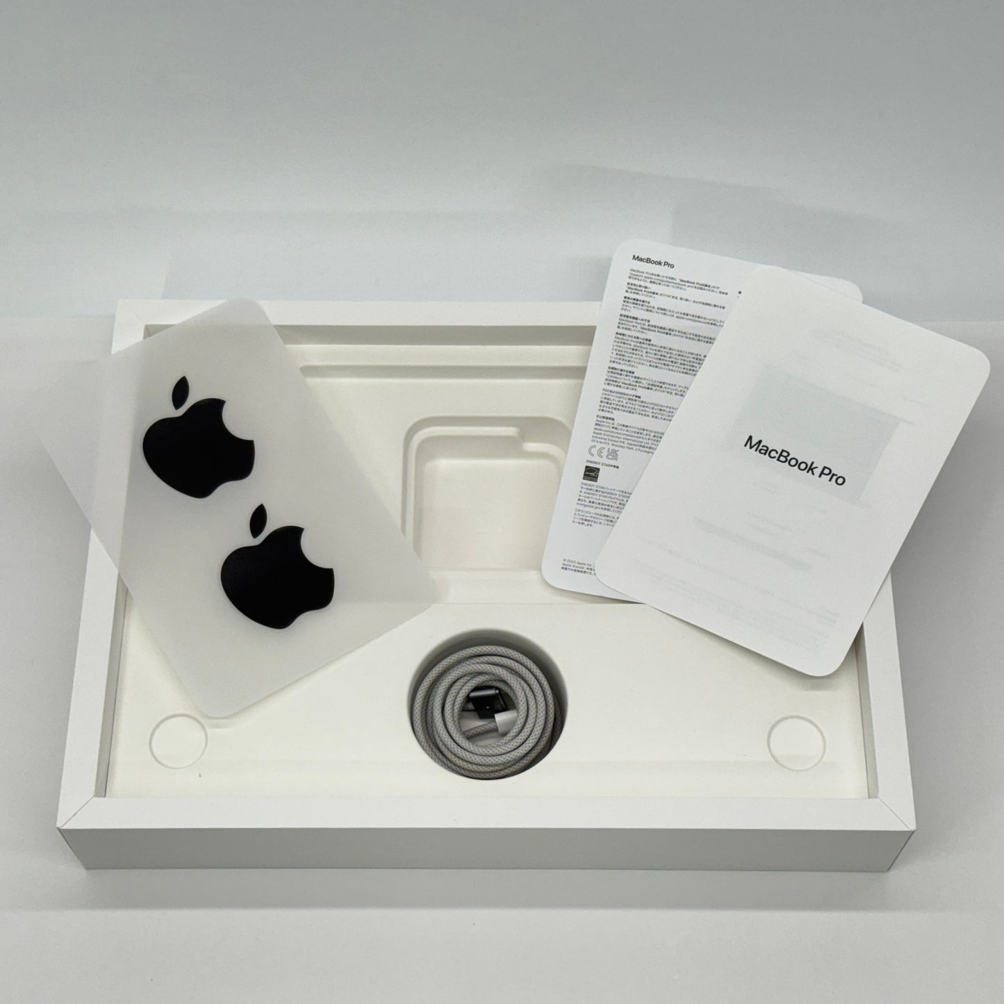 Apple MacBook Pro 2023 14インチ M3 8GB SSD 1TB MTL83J/A バッテリー最大容量97%【C8242-80】