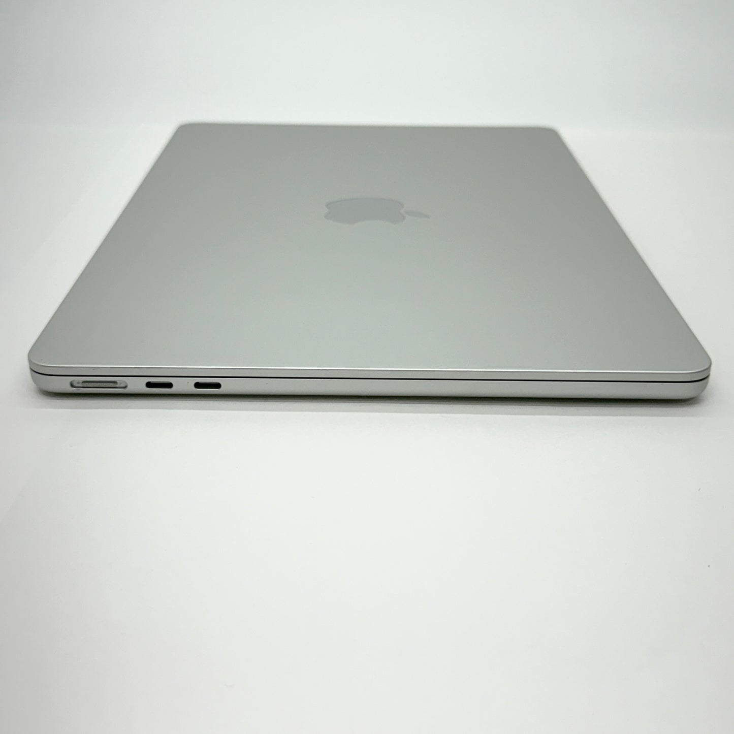 美品 Apple MacBook Air 13インチ 2022 M2 8GB 256GB シルバー MLXY3J/A バッテリー最大容量100%【C5221-80】