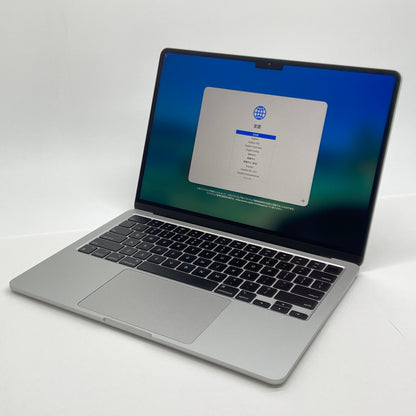 美品 MacBook Air M2 2022 8コアCPU 8コアGPU 16GB 512GB 充放電回数211回 バッテリー最大容量86% US配列 シルバー	【C7201-80】
