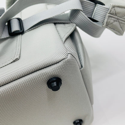 美品 MI-NA ミーナ カメラリュック　カメラバッグ　【C4445】