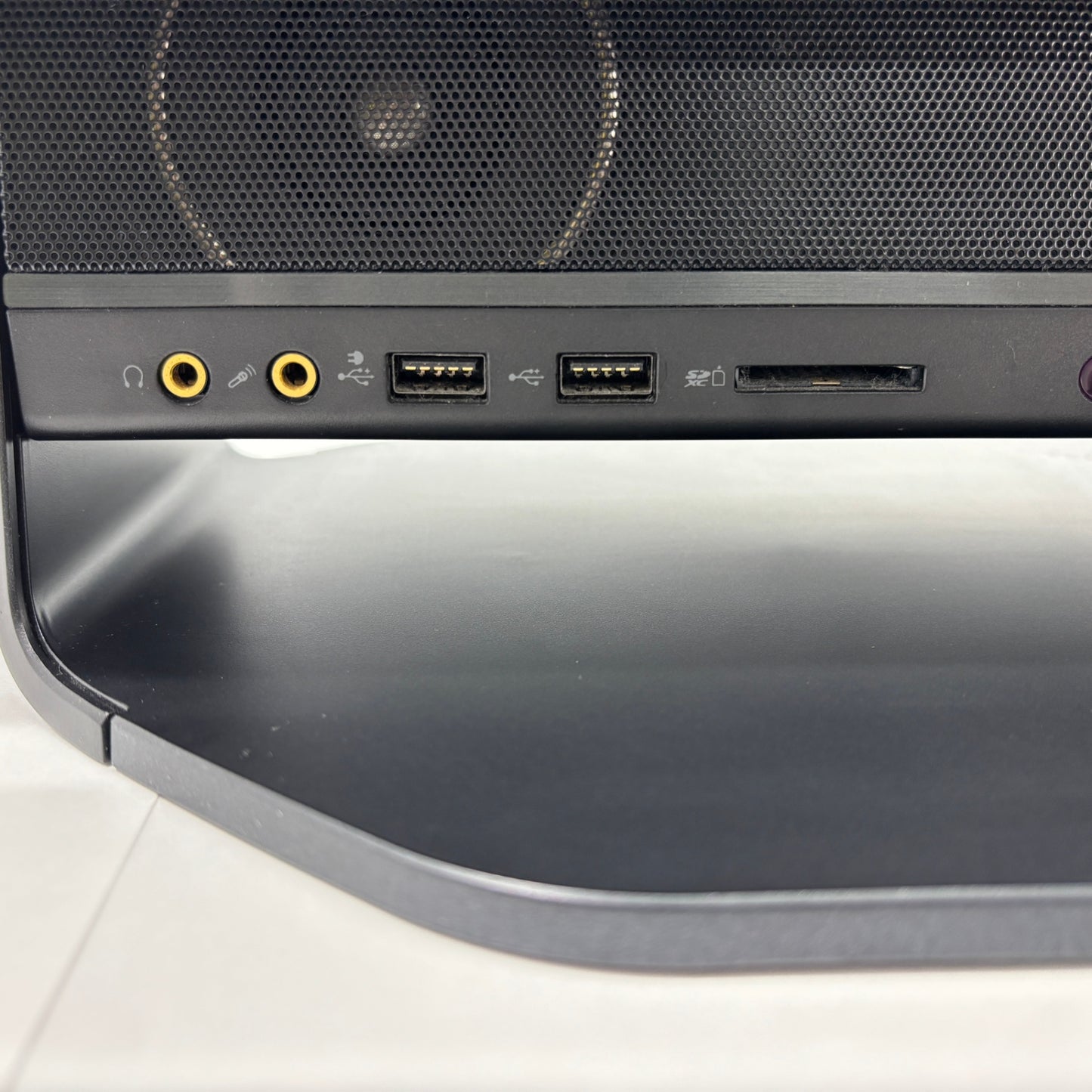 ESPRIMO FH90/B2  FMVF90B2B Core i7-7700HQ 8GB HDD3TB【C5501-160】