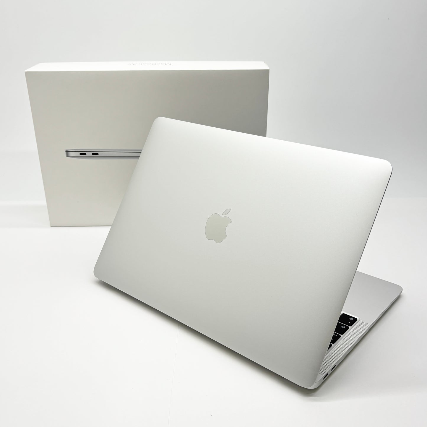 Apple MacBook Air 2020 13インチ M1 16GB 512GB バッテリー最大容量96%【C8131-80】