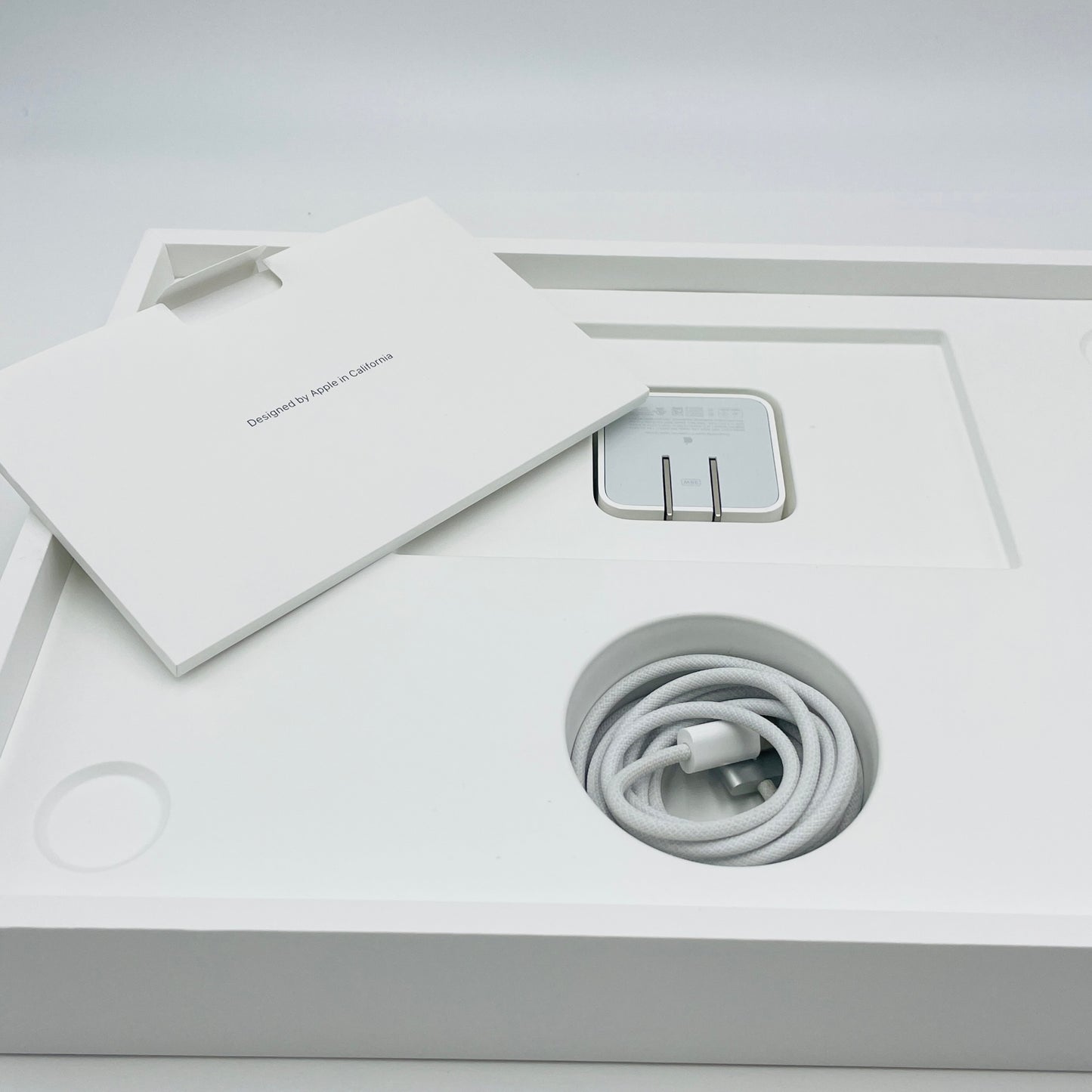 新品同様 美品 Apple MacBook Air 2025 13インチ M4 24GB SSD512GB MC654J/A シルバー 【C4658-80】