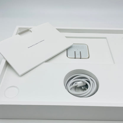 新品同様 美品 Apple MacBook Air 2025 13インチ M4 24GB SSD512GB MC654J/A シルバー 【C4658-80】