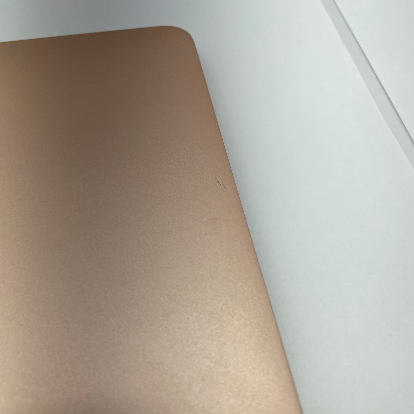 MacBook Air Retina 13インチ (Late 2020) Apple M1 8コア/8GB/SSD 256GB ゴールド MGND3J/A【C4053-80】