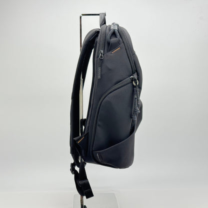 未使用 OneGo Lite Backpack 12L (マットブラック) バックパック　カメラバッグ【C7566-100】
