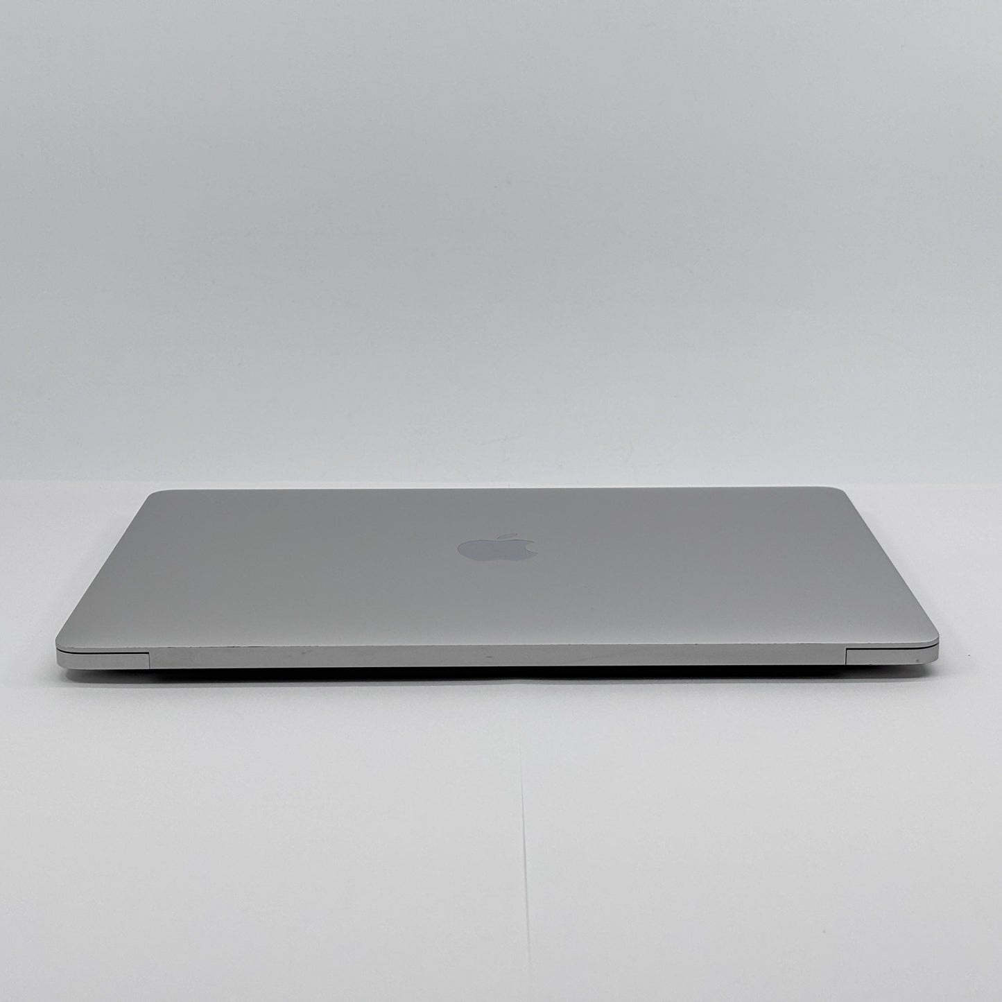 MacBook Pro 13インチ 2020 Thunderbolt 3ポートx2 シルバー MXK62J/A Core i5 8GB 256GB【C8226-80】