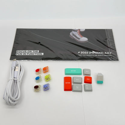 美品 NuPhy AIR96 ワイヤレスメカニカルキーボード【C5986-80】