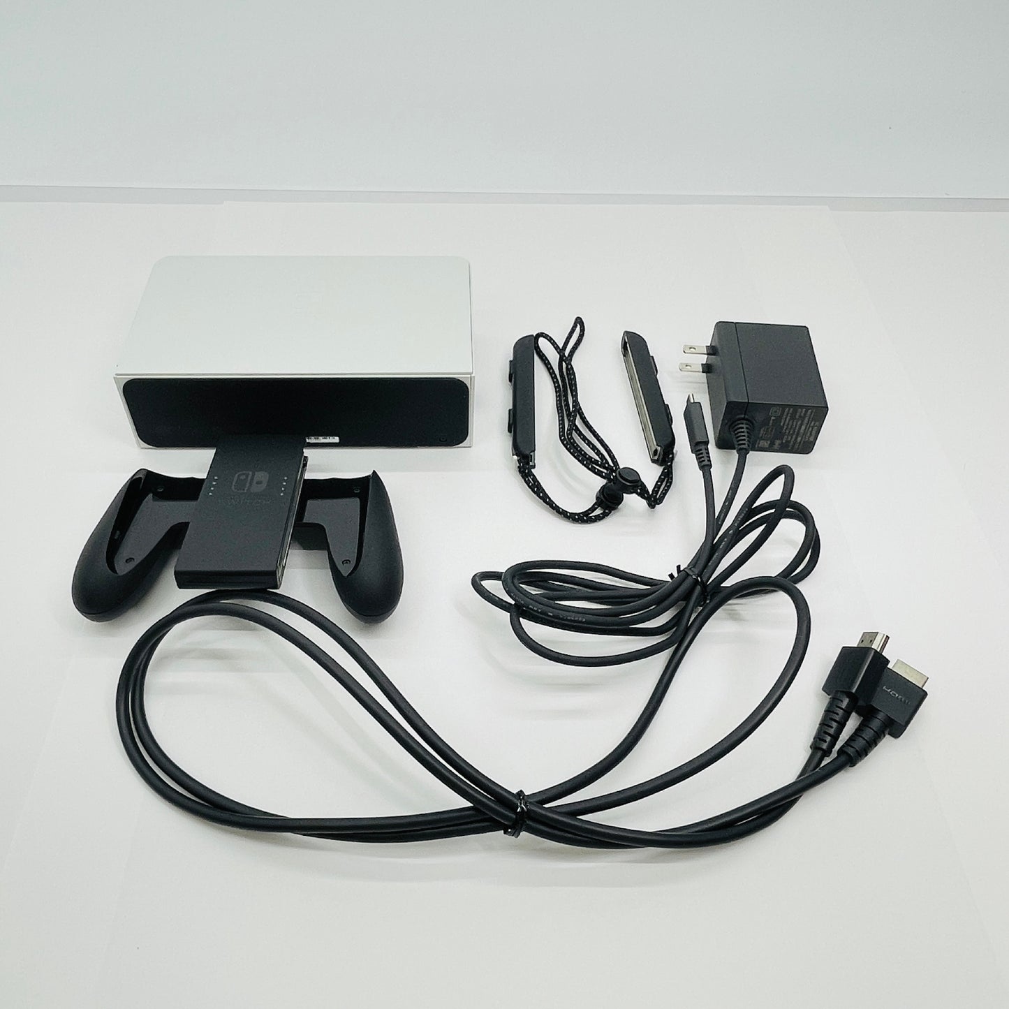 美品 NINTENDO Switch 有機EL 本体 HEG-001【C4566-80】