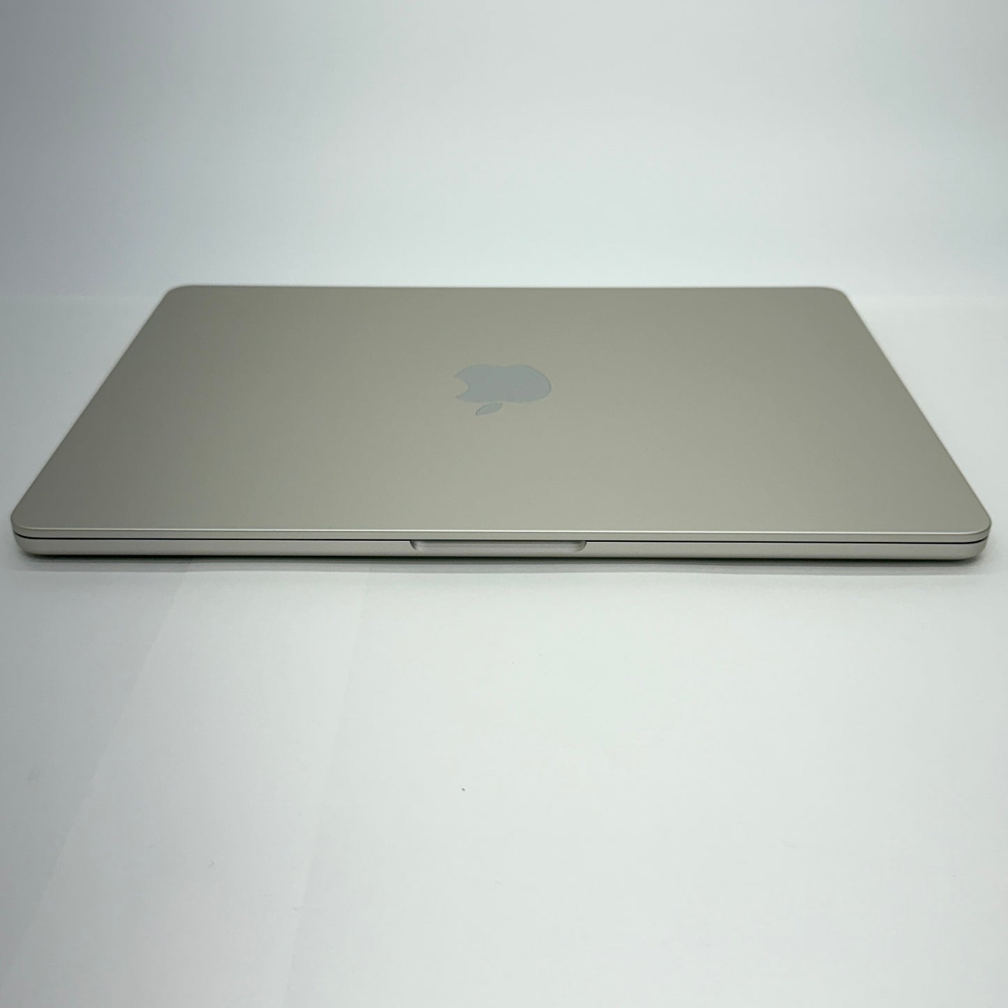 MacBook Air Liquid Retina 13.6インチ (Mid 2022) Apple M2 8コア/8GB/SSD 256GB スターライト MLY13J/A バッテリー最大容量93%【C5294-80】