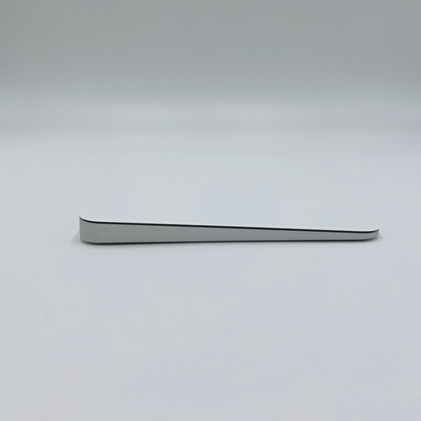 美品 Apple Magic Trackpad MXK93ZA/A【C4713-60】