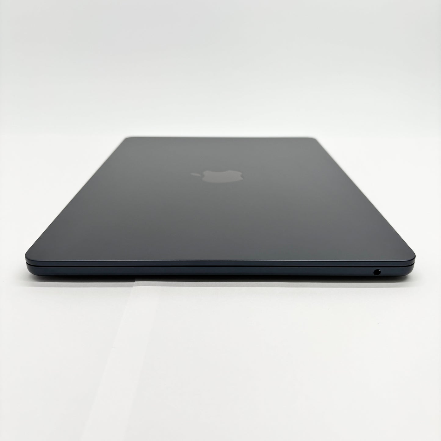 新品同様 美品 MacBook Air 13インチ (Early 2025) Apple M4 10コア/16GB/SSD 256GB ミッドナイト MW123J/A バッテリー最大容量100%【C8365-80】