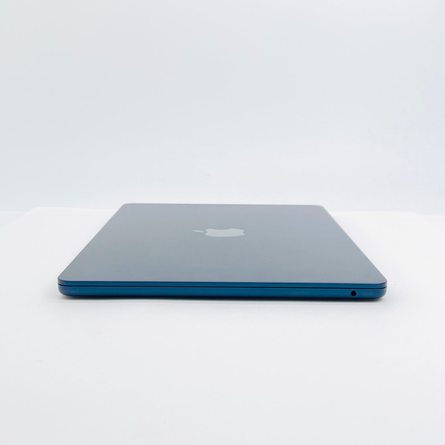Apple MacBook Air Liquid Retina 13.6インチ (Mid 2022) M2 8コア 8GB SSD 256GB ミッドナイト MLY33J/A バッテリー最大容量88% 付属品完備 【C7745-80】