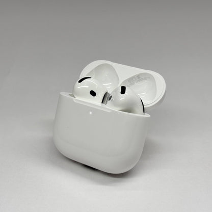 美品 AirPods 4 MXP93J/A （アクティブノイズキャンセリング搭載モデル）【C9028-C】