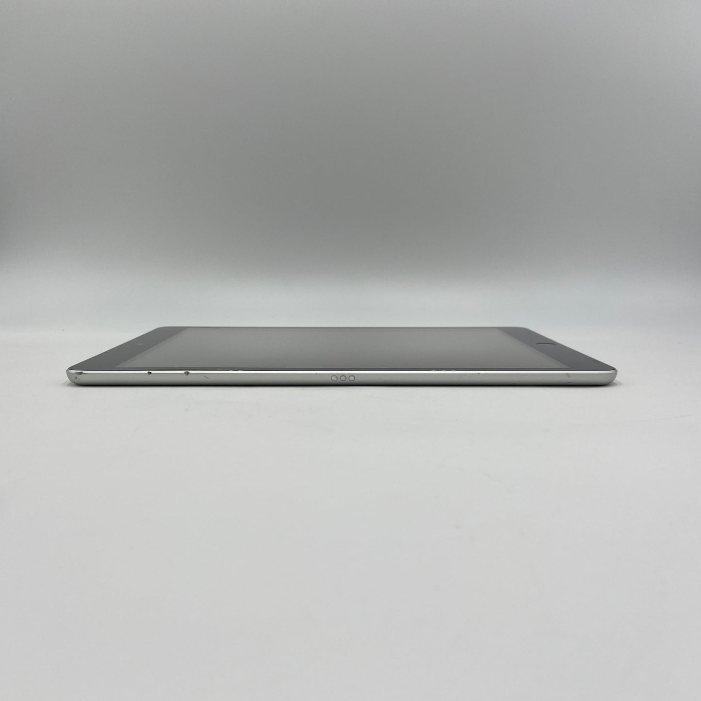 Apple iPad 10.2インチ 第9世代 Wi-Fi 64GB 2021年秋モデル MK2L3J/A シルバー タブレット バッテリー最大容量81%【C5214-60】