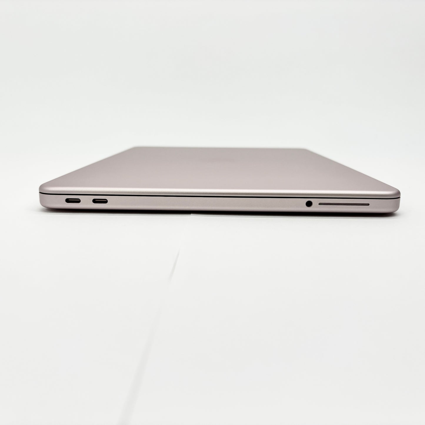 美品 MacBook Neo 13インチ 2026 Apple A18 Pro 6コア 8GB SSD 256GB ブラッシュ MHFH4J/A バッテリー最大容量100% 限定保証あり【C8785-80】