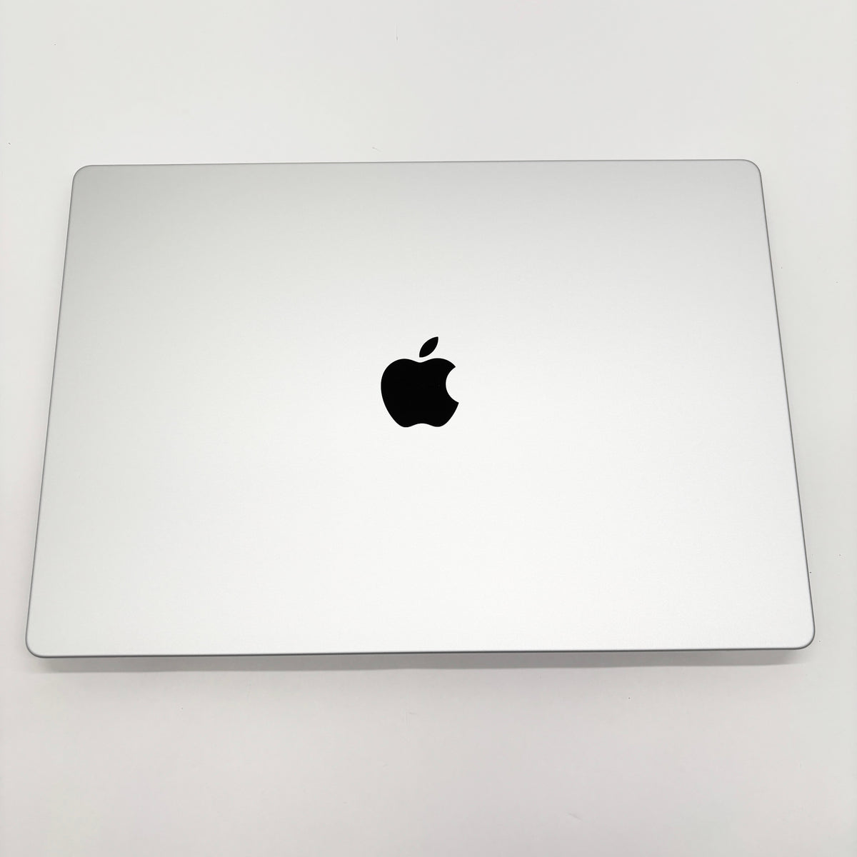 新品同様 美品 Apple MacBook Pro 16インチ M5 Pro (18コアCPU / 20コアGPU) 24GB 1TB（KB-CH ※中国語・ピンイン配列） 付属品完備 バッテリー最大容量100%【8951-】