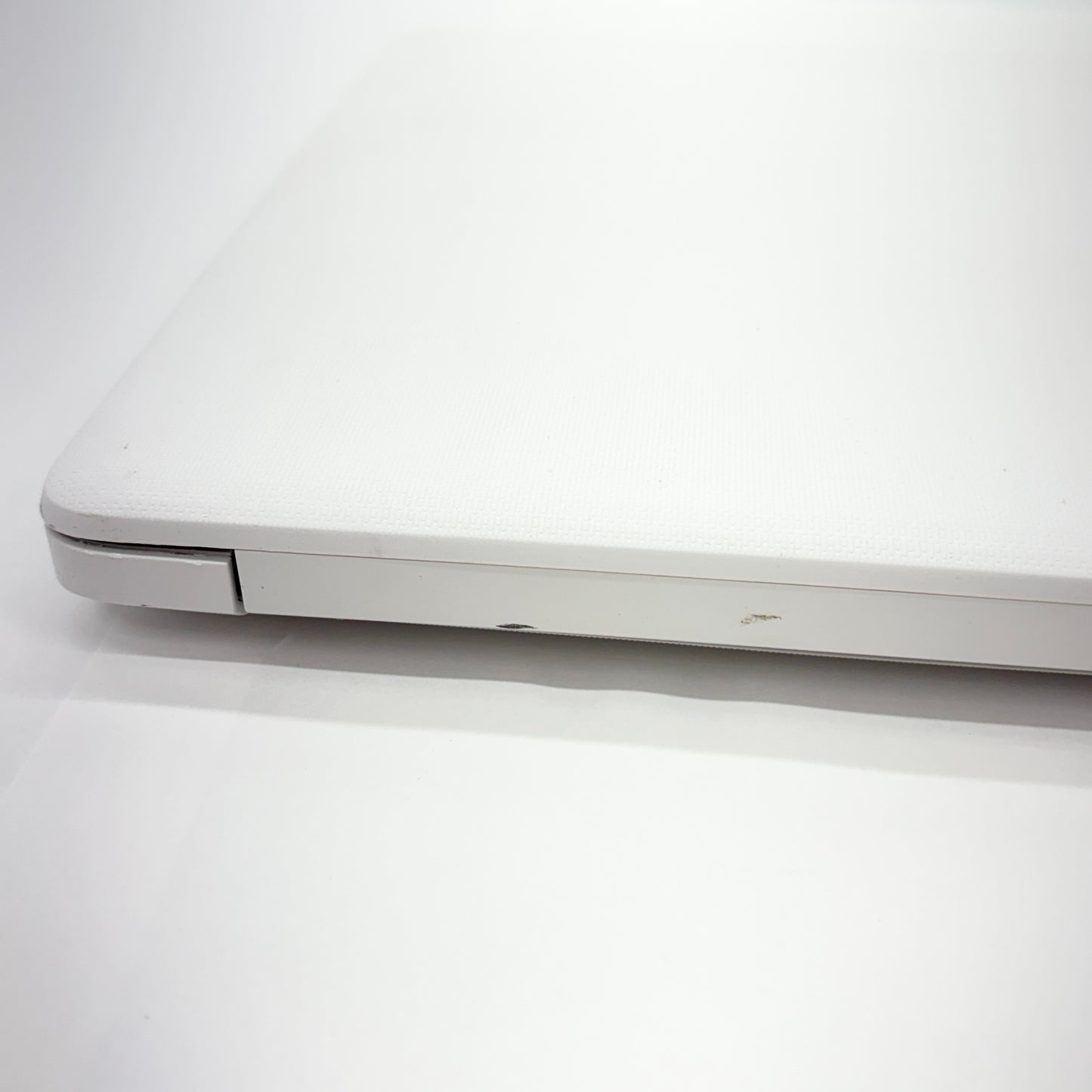新品SSD HP Laptop 15-da0000 15-da0088TU ピュアホワイト i3 7020U 4GB SSD256GB バッテリー最大容量93%【C4582-80】