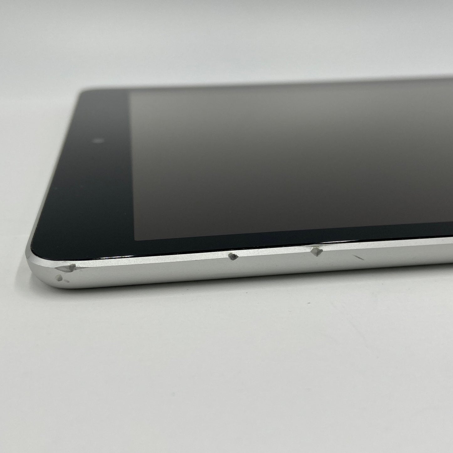 Apple iPad 10.2インチ 第9世代 Wi-Fi 64GB 2021年秋モデル MK2L3J/A シルバー タブレット バッテリー最大容量81%【C5214-60】