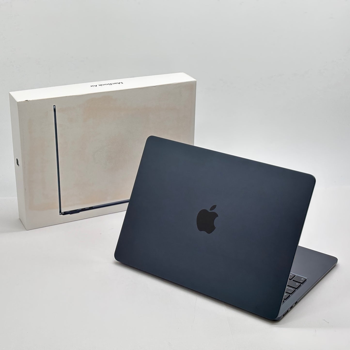 美品 Apple MacBook Air 2024 13インチ M3 10コア 16GB 512GB MT2D3J/A バッテリー最大容量96% 【C8646-80】