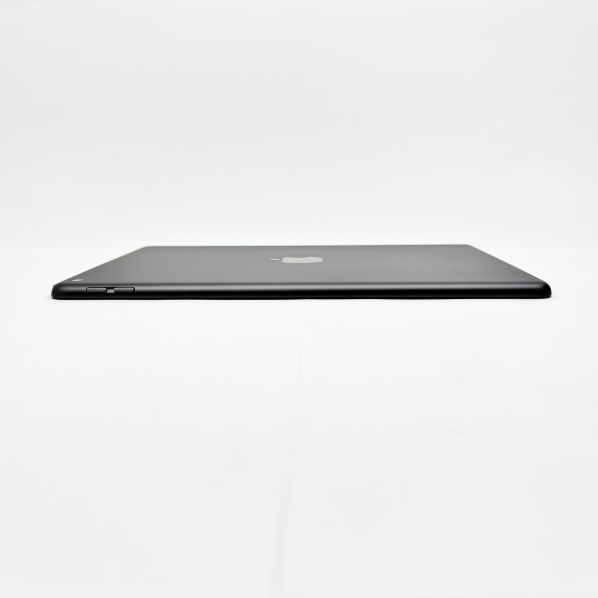 美品 Apple iPad 10.2インチ 第9世代 Wi-Fi 64GB 2021年秋モデル MK2K3J/A スペースグレイ【C8742-60】