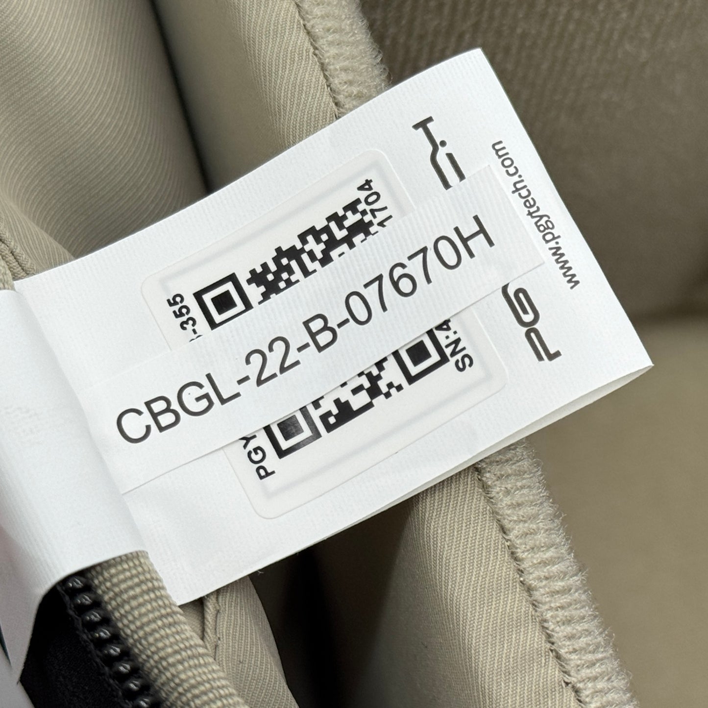 美品 OneGo Lite Backpack 22L (マットブラック) カメラバッグ 多機能バックパック【C7562】