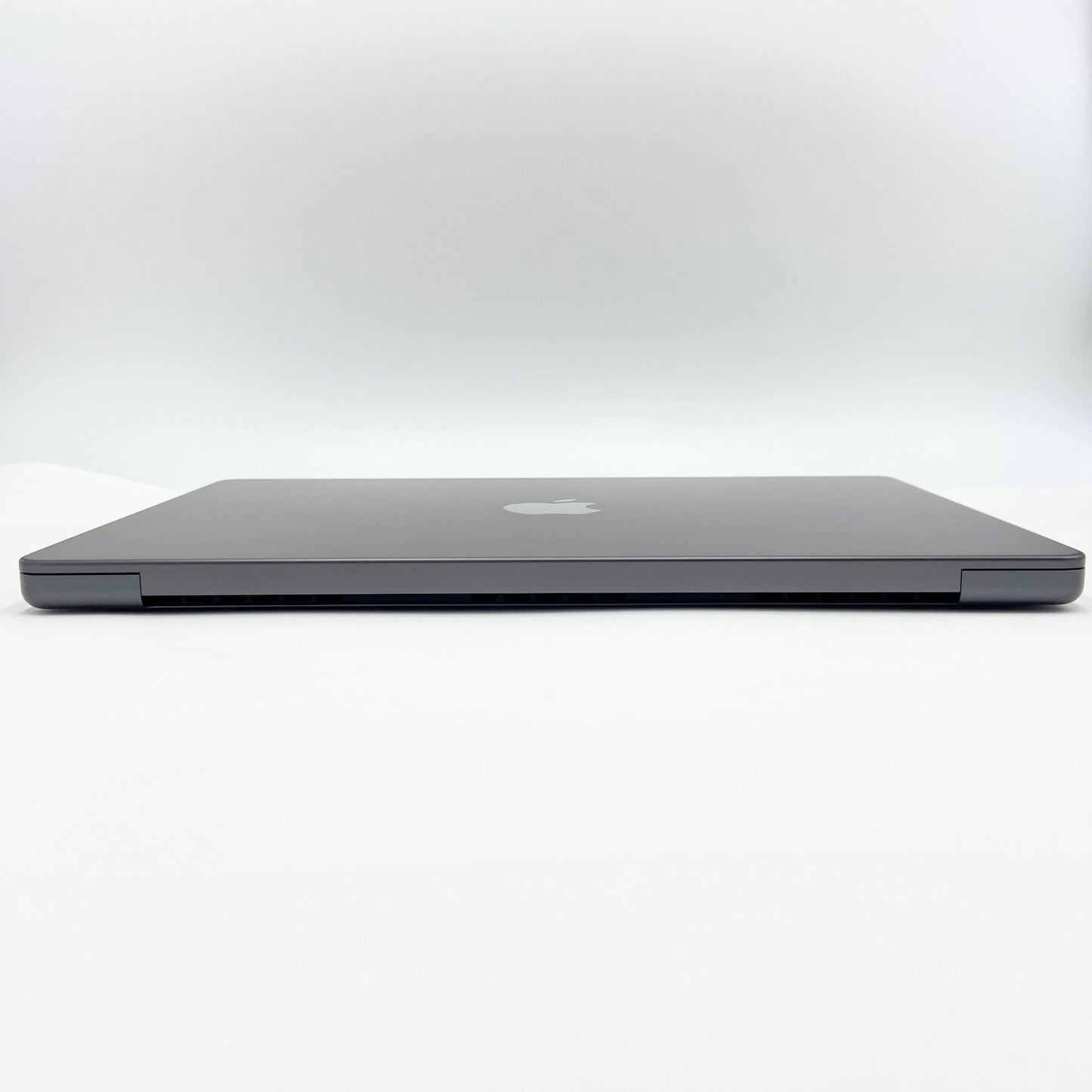 美品 MacBook Pro 14インチ 2024 M4 10コアCPU 10コアGPU 16GB 1TB 充放電回数4回 バッテリー最大容量100% 付属品完備 【C5520-80】