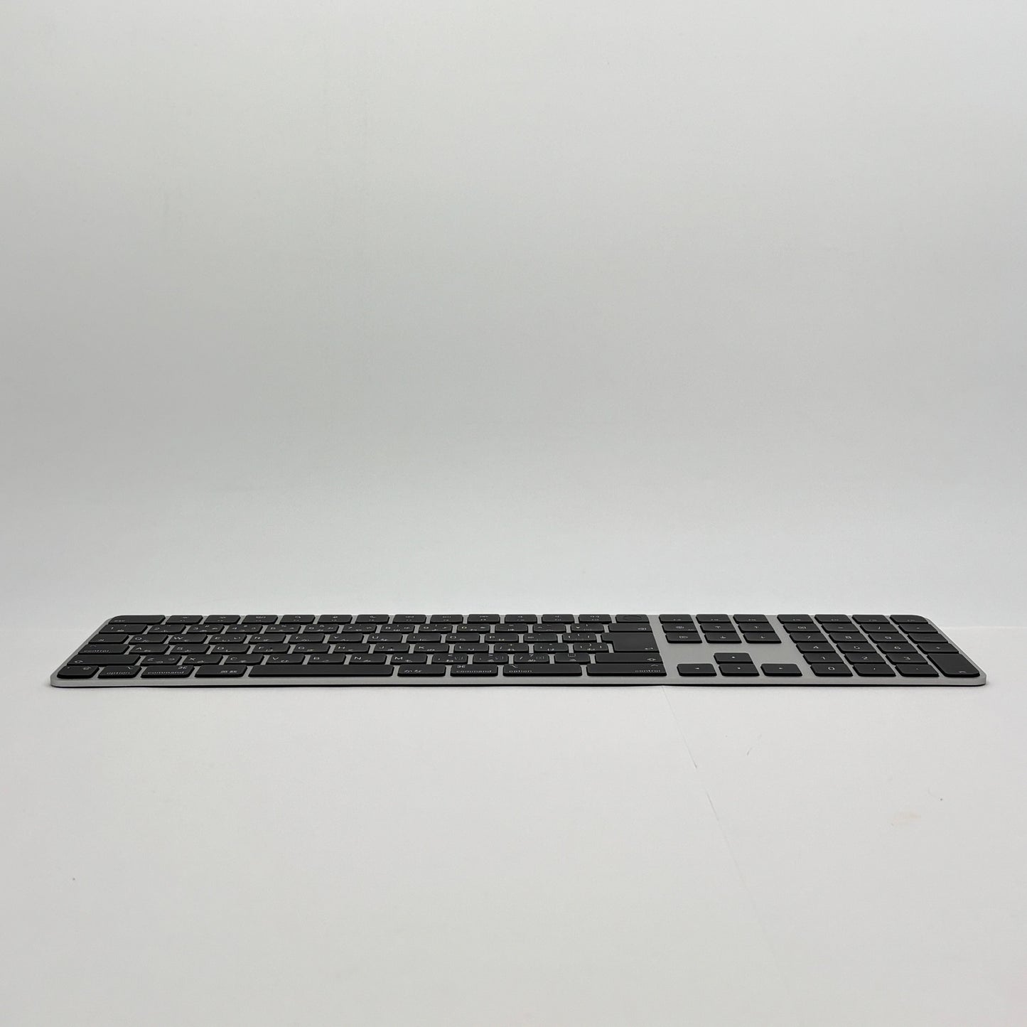 美品 Magic Keyboard Touch ID テンキー付 ブラック JIS MMMR3J/A スペースグレー【C8650-80】
