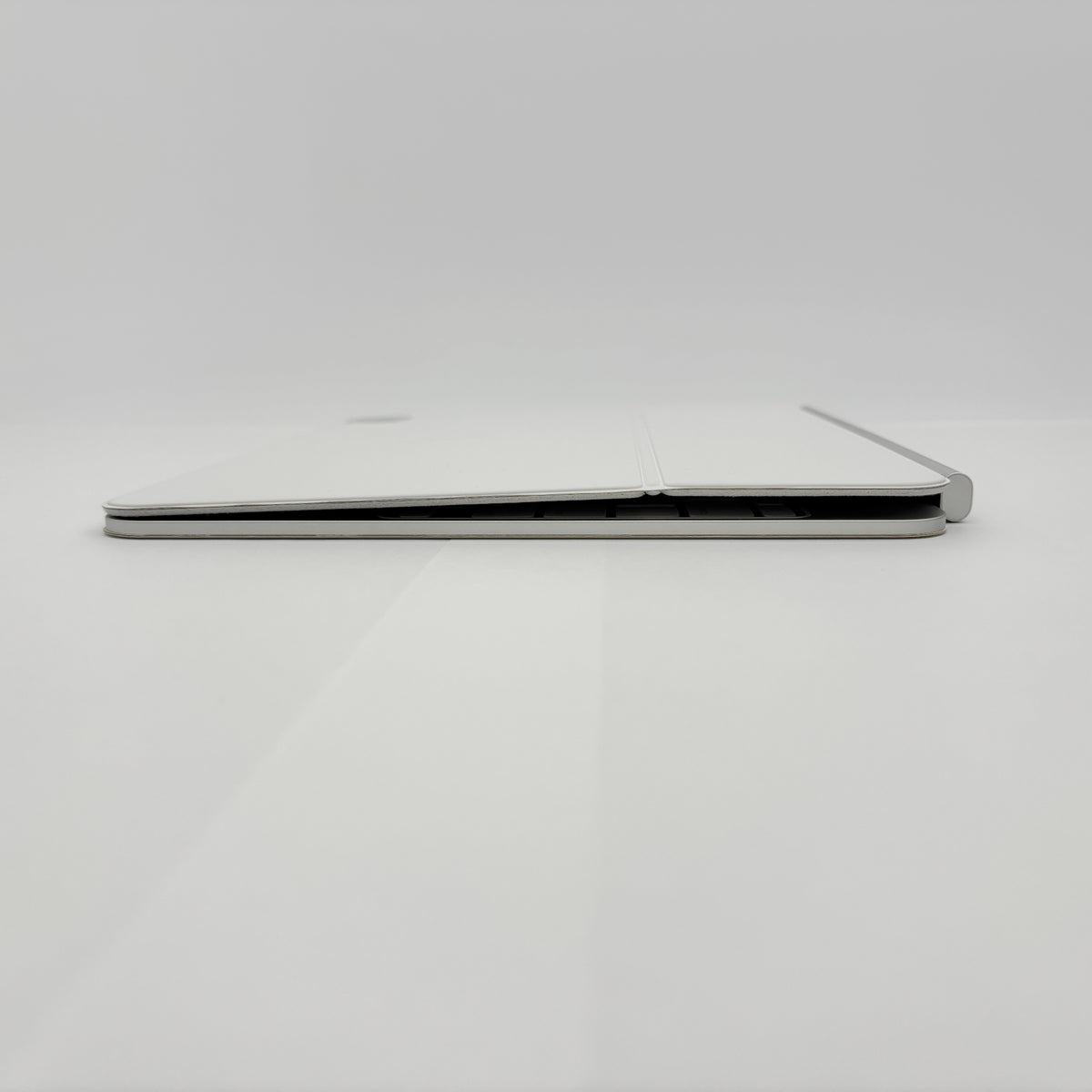 美品 Apple iPad Magic Keyboard 英語(US) ホワイト  iPad Pro 13インチ（M4/M5）対応 MWR43LL/A A2974 【C9271-80】
