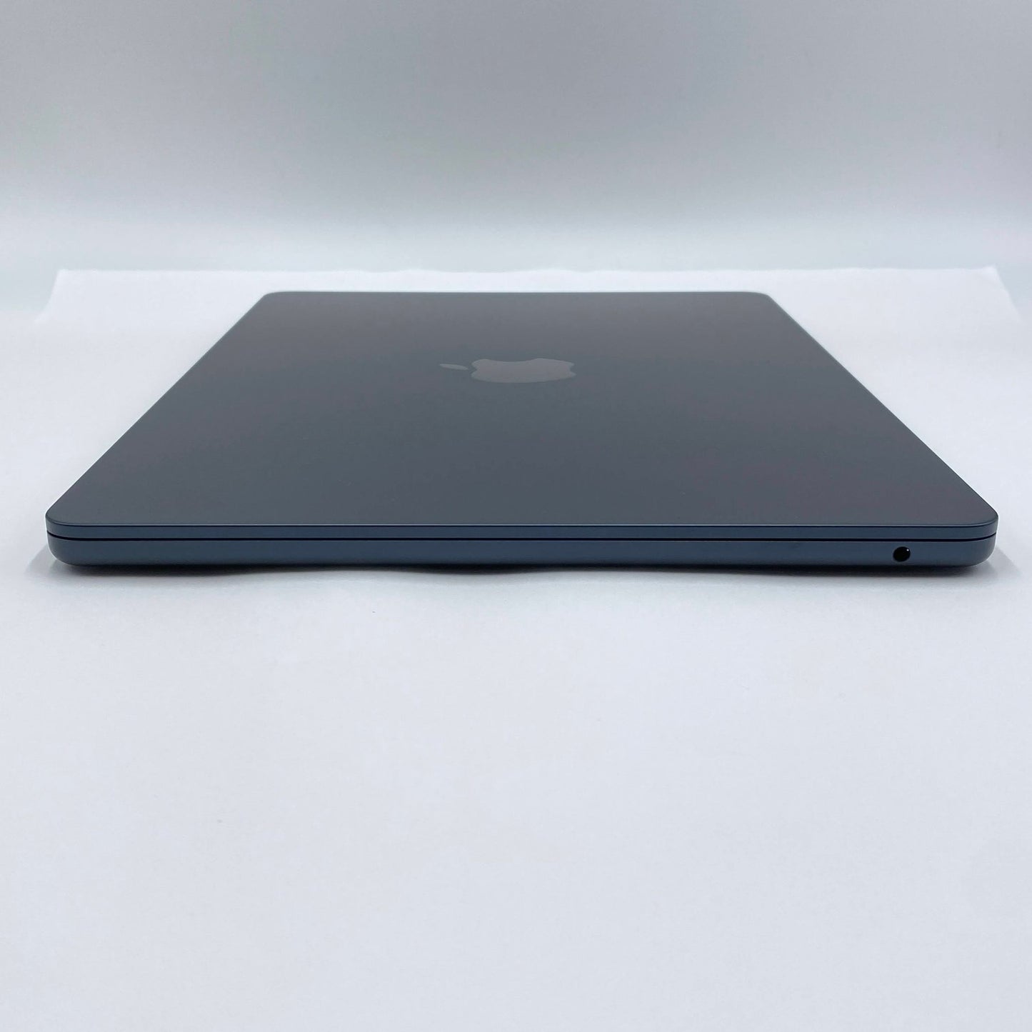 バッテリー最大容量100% 新品同様 美品 MacBook Air 13インチ M4 2025 10C CPU/10C GPU 16GB 256GB 充放電回数4回 C3885 80サイズ発送